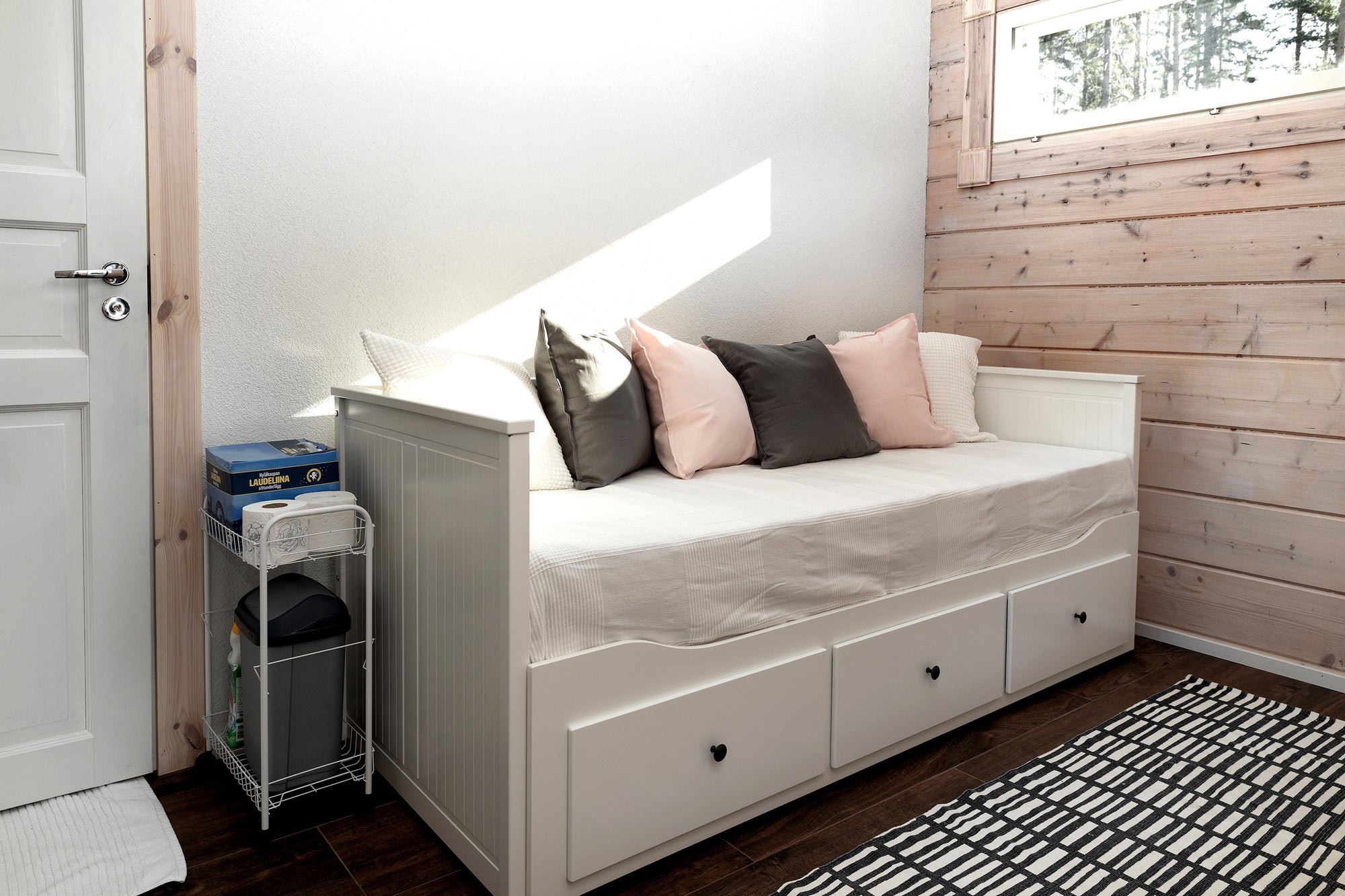 Päämökki, levitettävä vuode