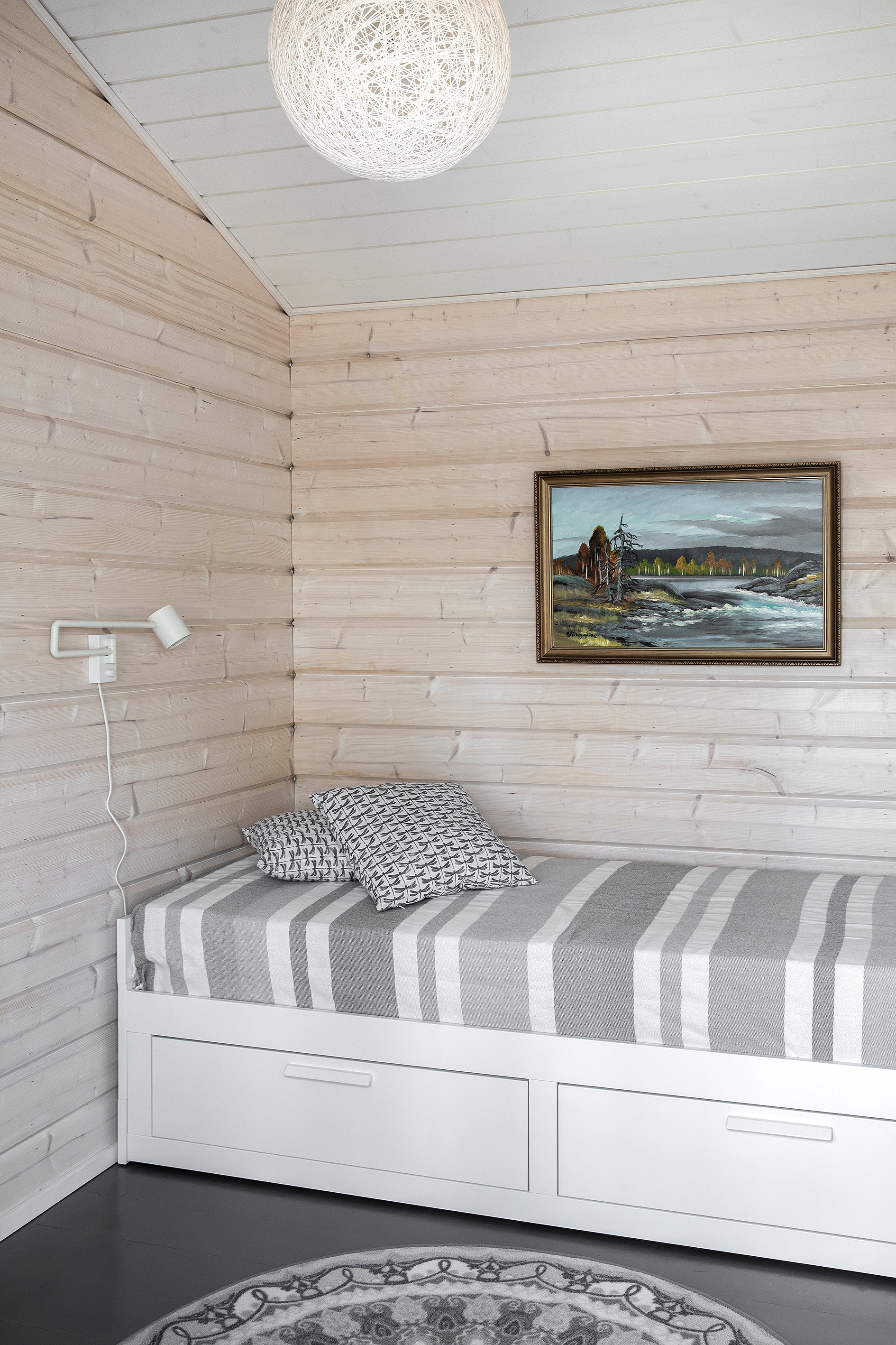 Aitta, levitettävä vuode