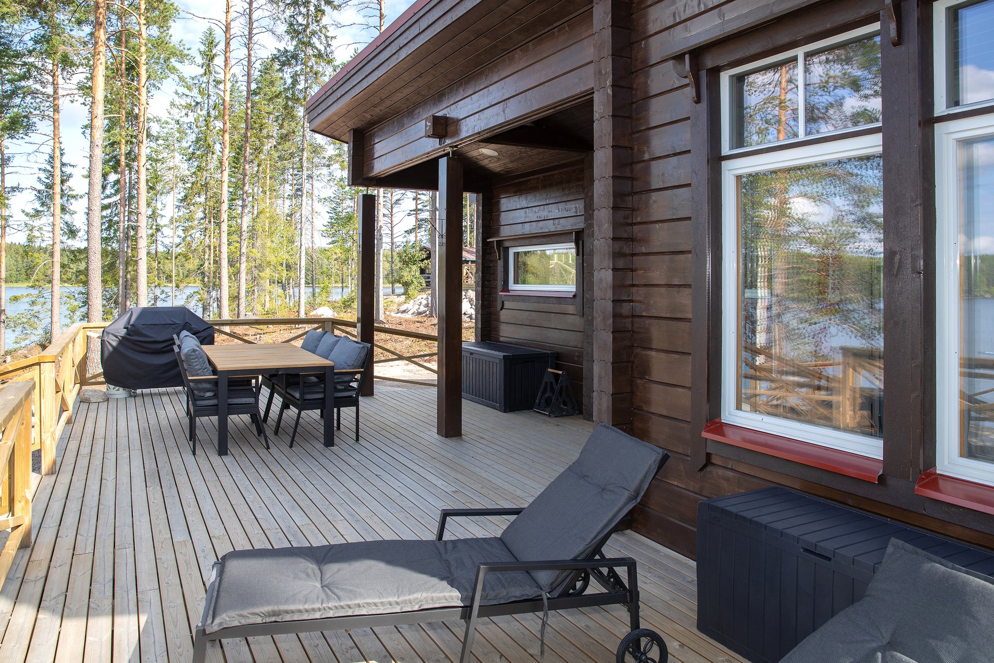 Rantasaunamökin terassi